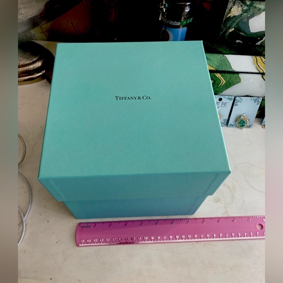 Authentic Tiffany & Co turquoise  big box - Picture 1 of 2